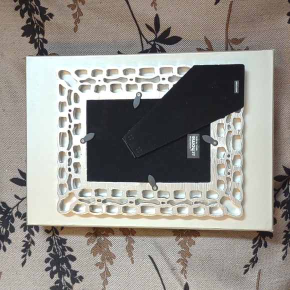 Stunning Chain Link Picture Frame - Picture 3 of 8